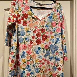 Women’s White Floral Long Sleeve Top Size XL NWT
